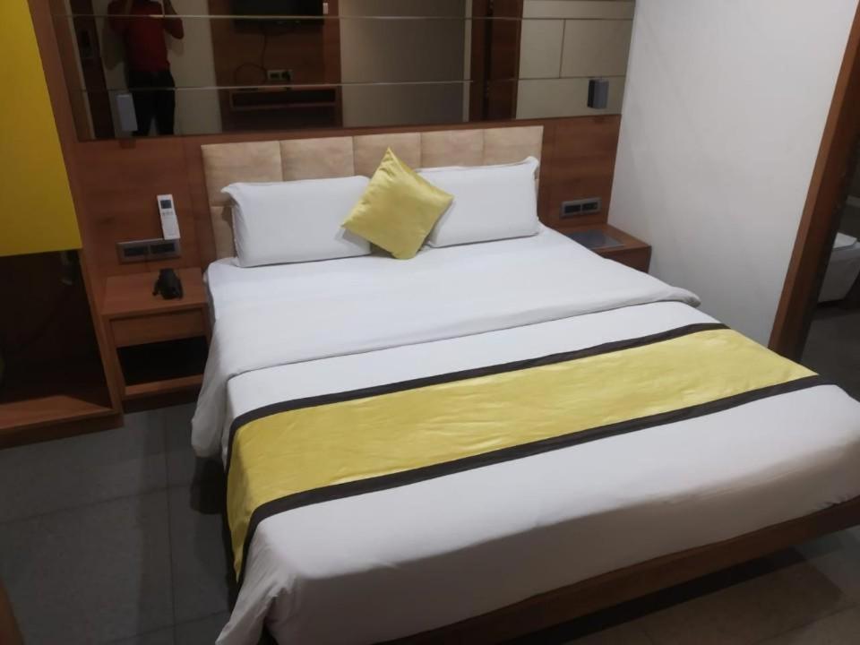 Hotel Avaante Ahmedabad Formerly Known As The Orchid Hotel 外观 照片