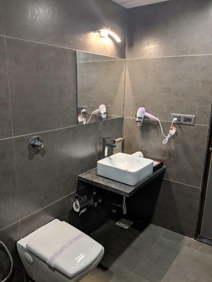 Hotel Avaante Ahmedabad Formerly Known As The Orchid Hotel 外观 照片