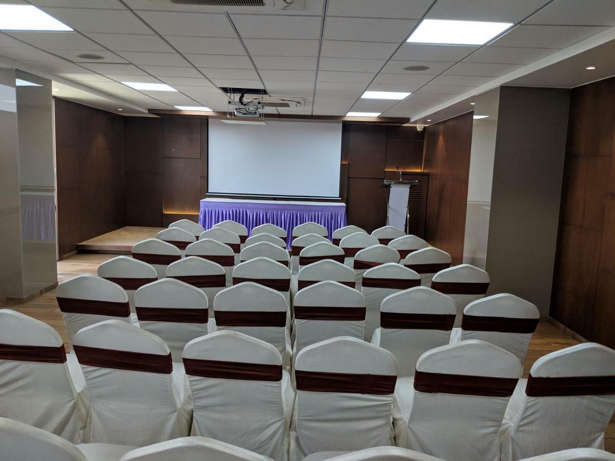 Hotel Avaante Ahmedabad Formerly Known As The Orchid Hotel 外观 照片