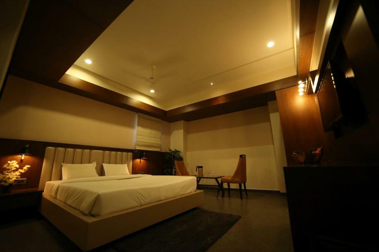 Hotel Avaante Ahmedabad Formerly Known As The Orchid Hotel 外观 照片