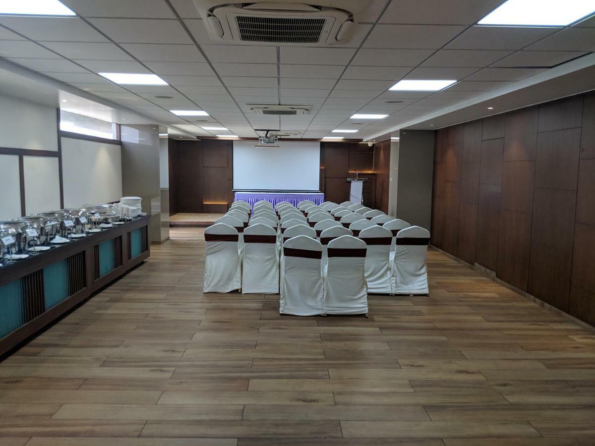 Hotel Avaante Ahmedabad Formerly Known As The Orchid Hotel 外观 照片